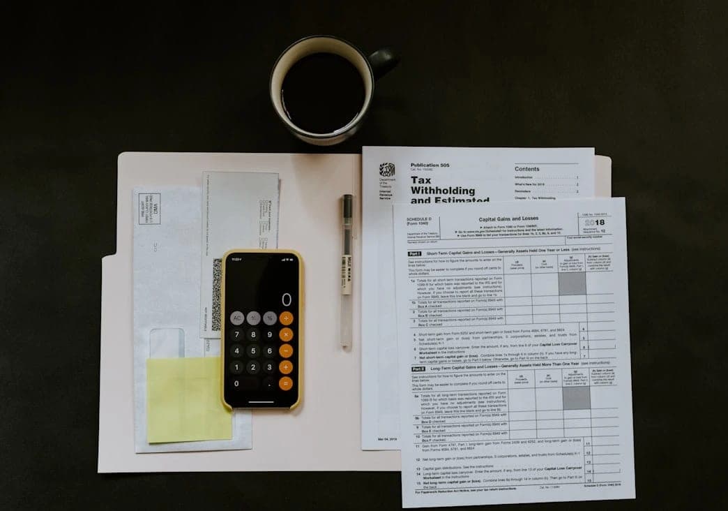 Business accountant using Xero for payroll management